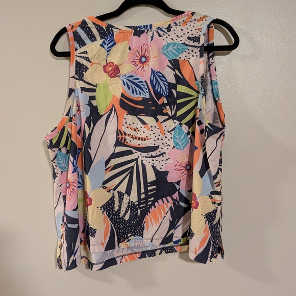 Old Navy Active Floral Muscle Tank Size XL - Picture 4 of 4